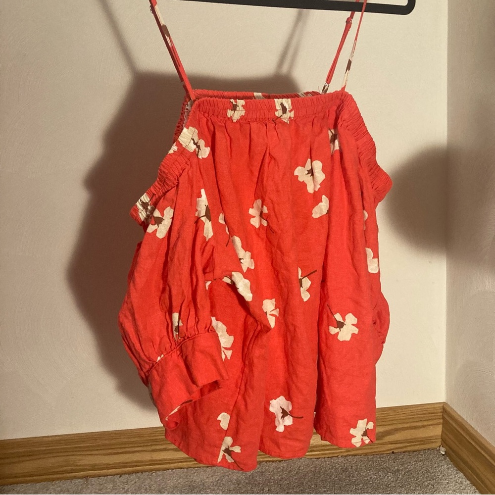 Universal Thread Coral Floral Top
